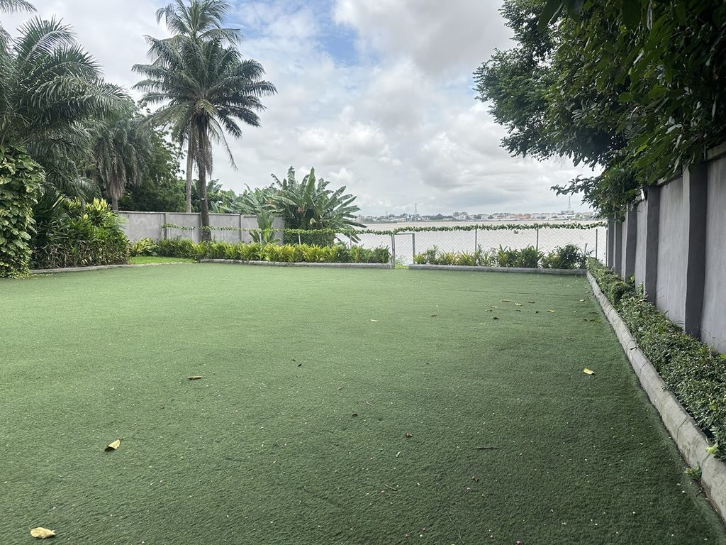 ES-IKY-009 — Ikoyi