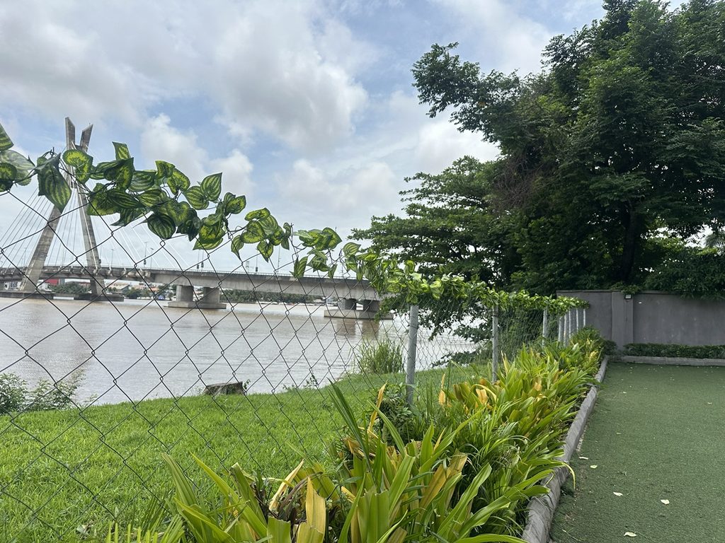 ES-IKY-009 — Ikoyi