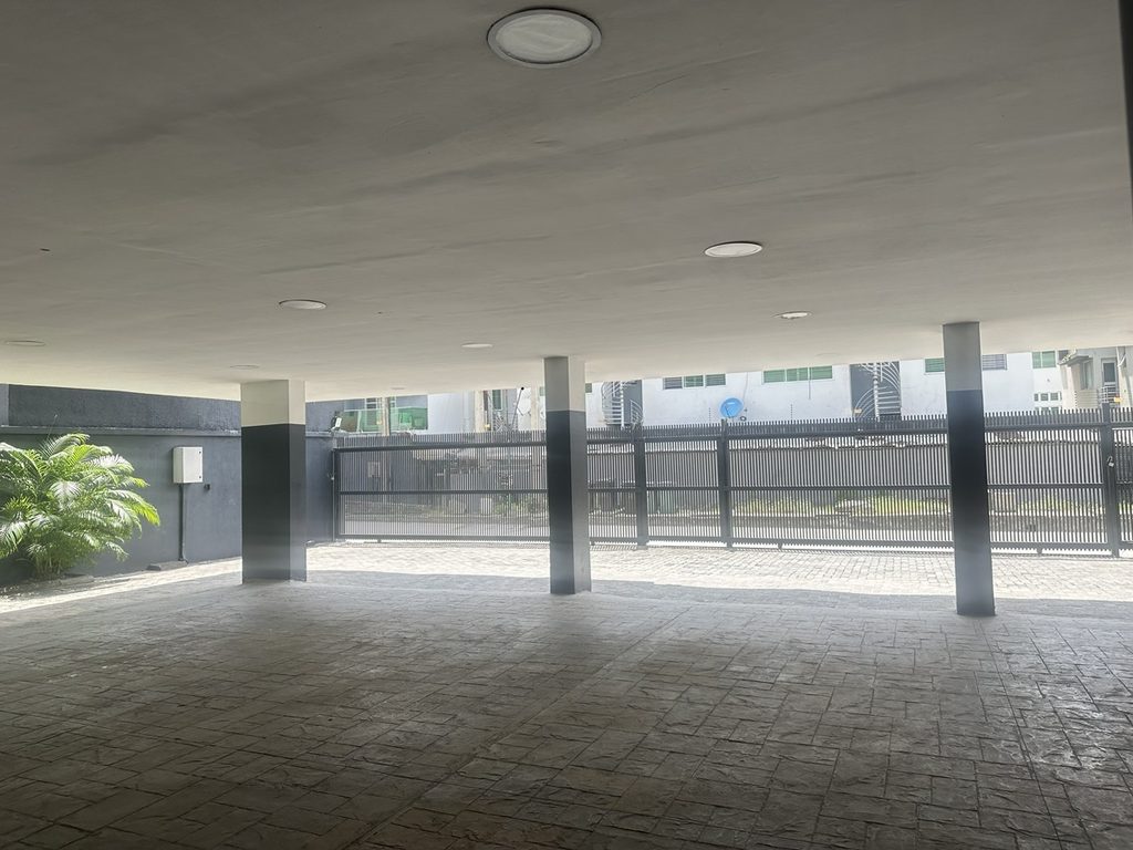ES-IKT-013 — Ikate, Lekki
