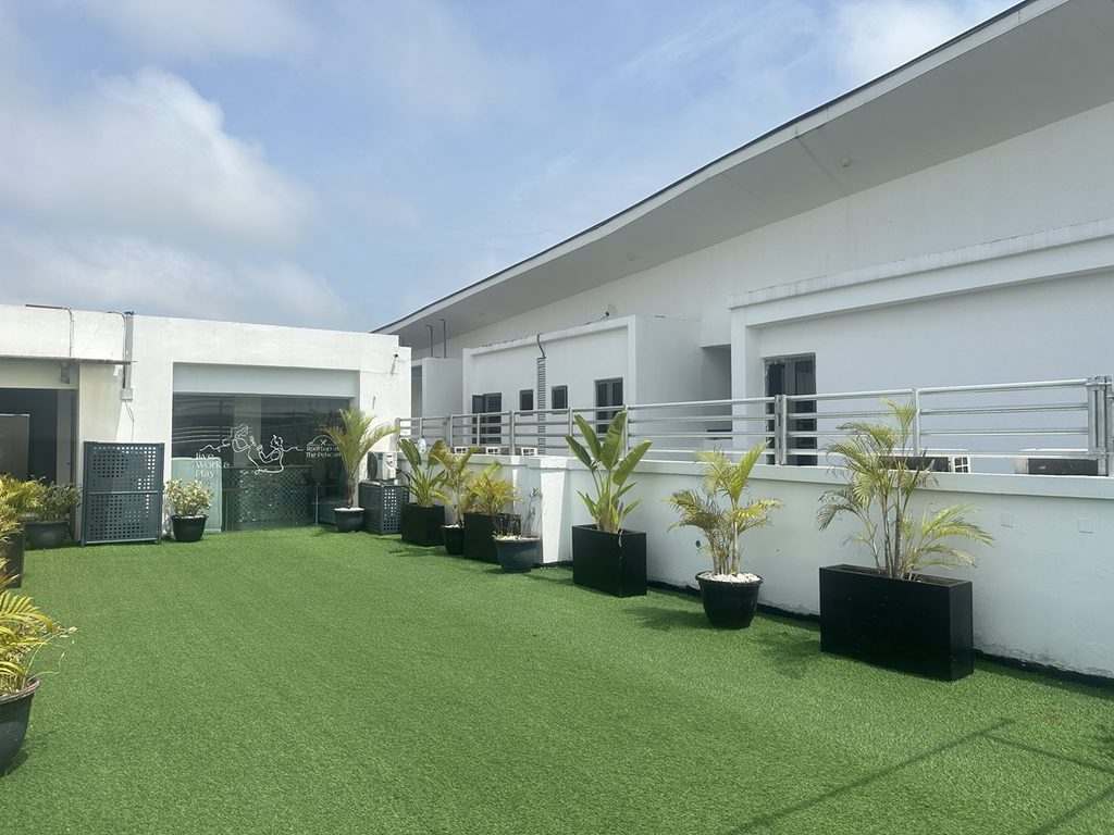 ES-IKT-013 — Ikate, Lekki