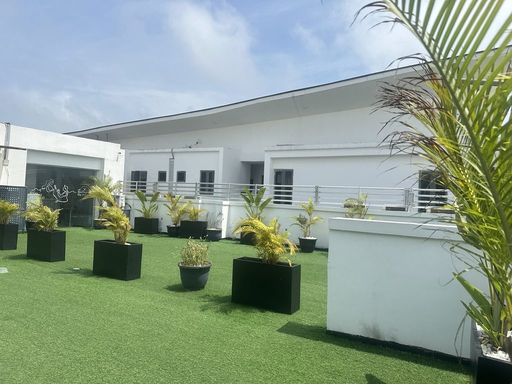 ES-IKT-013 — Ikate, Lekki